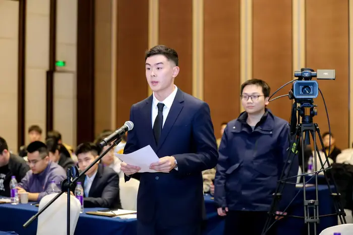Asking a question during the Q&A session of an academic conference